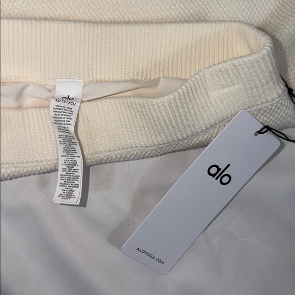 ALO Yoga Cream Mini Skirt with Tan Accents - Picture 5 of 7